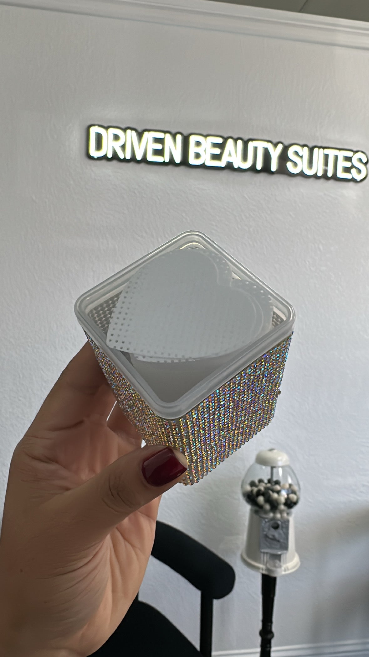 Glue nozzle bling
